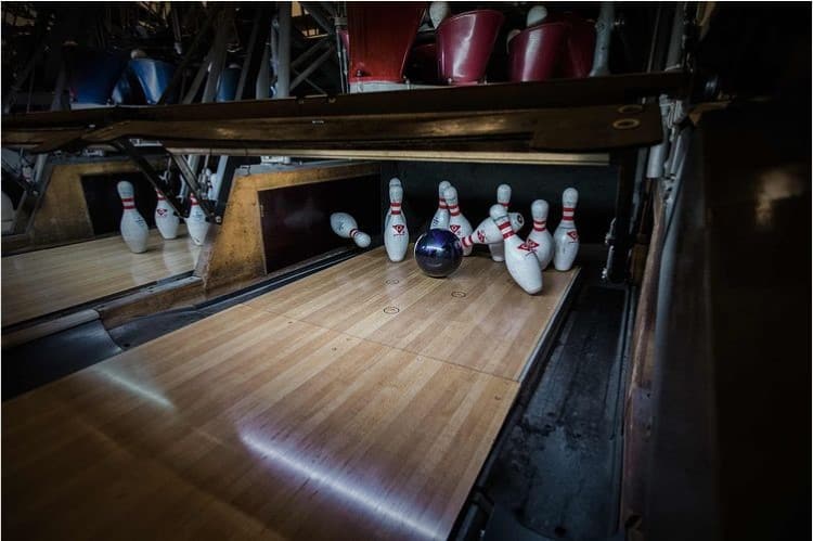 Bayside Bowl Bowling Ball Facilities