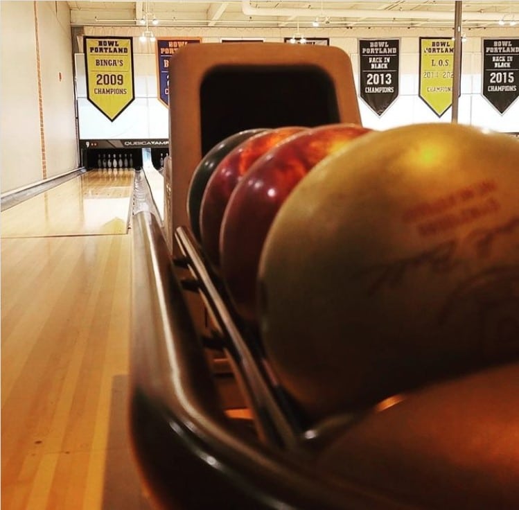 Bayside Bowl Bowling Ball Features