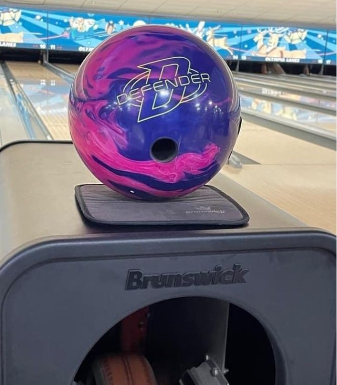 Brunswick Zone Deerfield Lanes Bowling Ball Features
