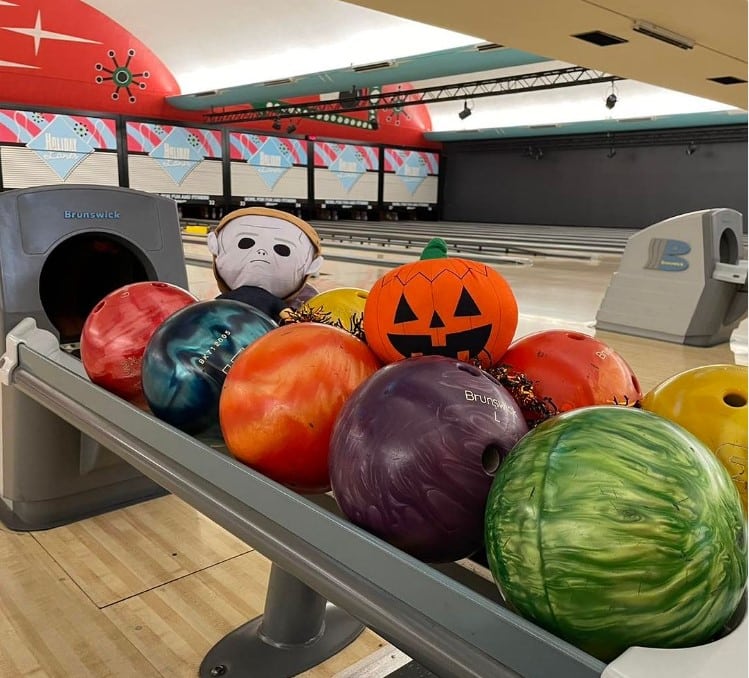 Holiday Bowling & Billiards Bowling Ball Facilities