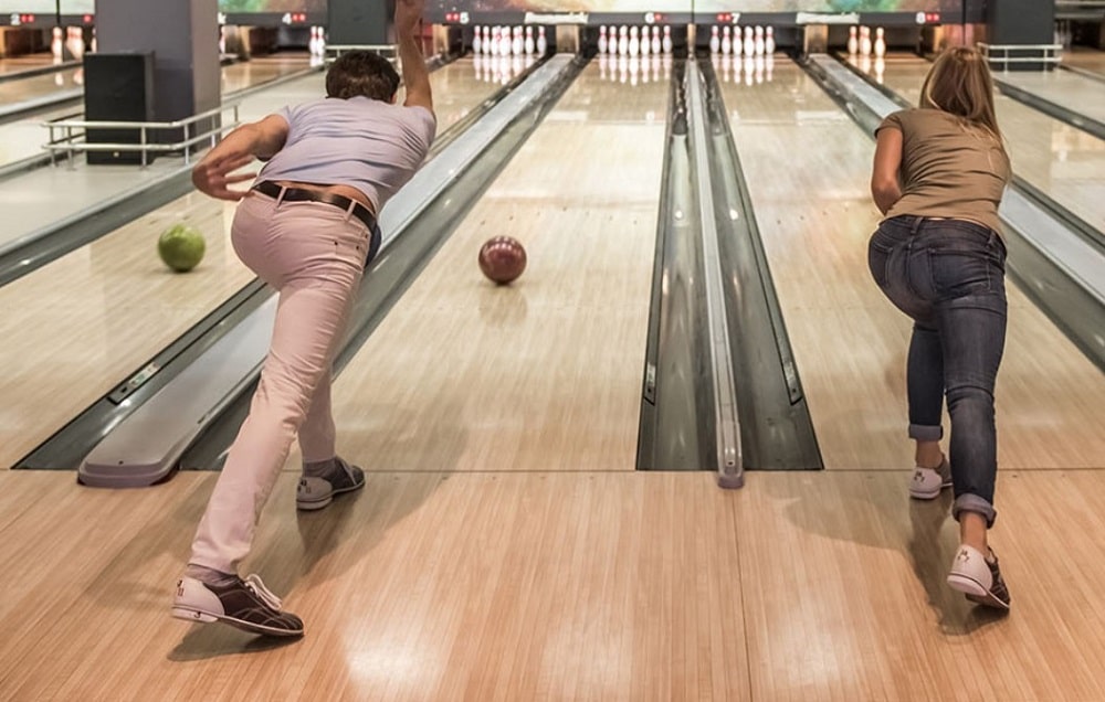 Lucky Lanes Bowling Ball Features