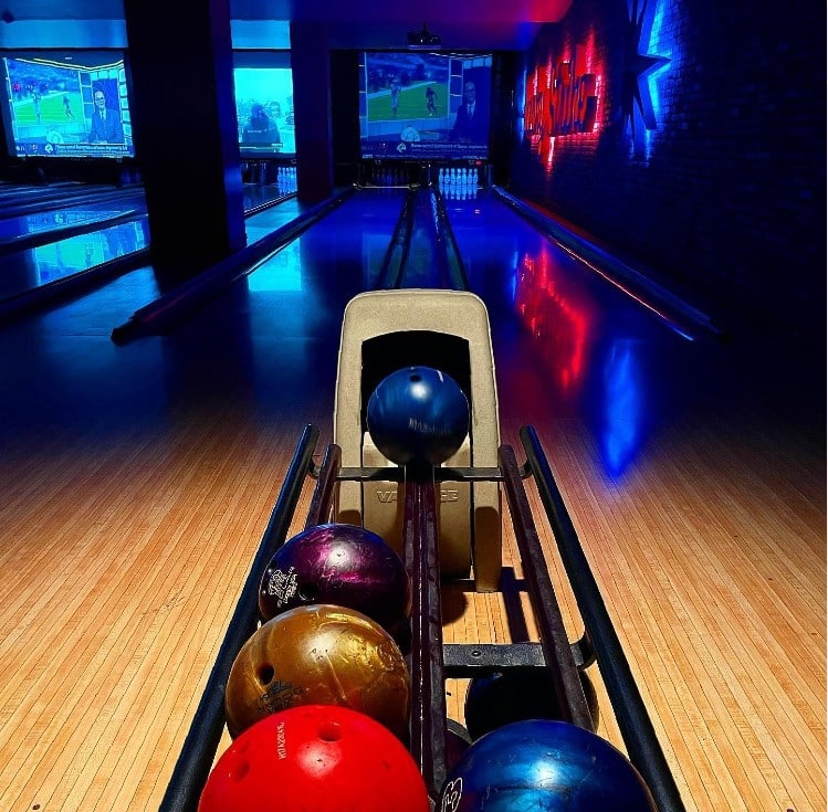 Lucky Strike – Denver Bowling Ball Facilities