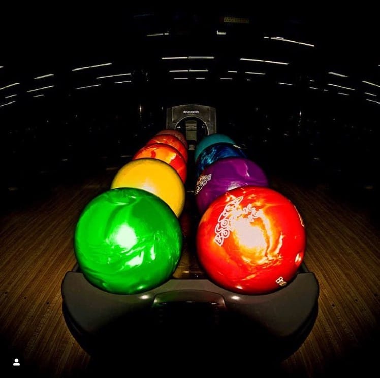 Pickwick Bowl Bowling Ball Features