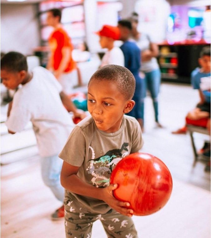 Valencia lanes Bowling Ball Facilities