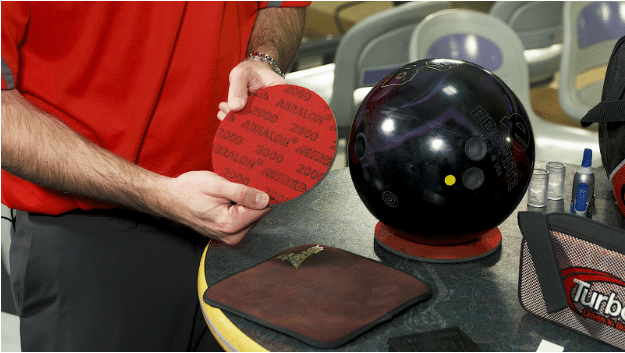 How to choose a bowling ball cleaner