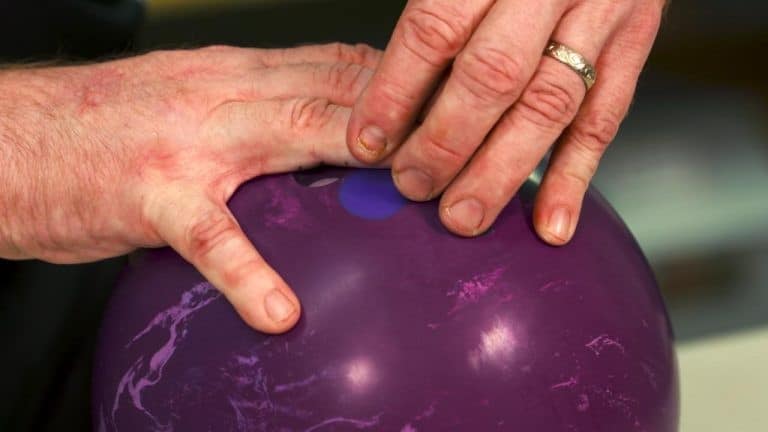 Semi-Fingertip Grip Bowling
