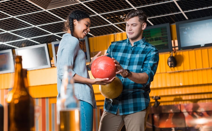 How to Get Bowling Lessons on a Budget